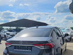 Toyota Corolla 1.8 HYB Dynamic — miniatura 4