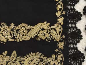 Catrinte oltenesti Targu Jiu1922.Nepurtate.Pastrate in lada da de zestre.Fir de aur.Impecabile. — miniatura 3