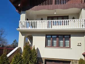 Casa caramida, în centru, D+P+E+M 356m , bucatarie de vara 58m , teren 385 m