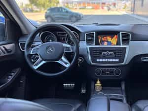 Mercedes ML350, Unic proprietar din 2016! Fără avans — miniatura 3