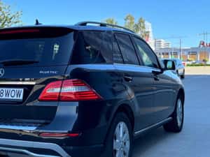 Mercedes ML350, Unic proprietar din 2016! Fără avans — miniatura 5