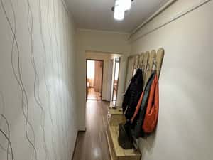 Închiriez apartament cu 2 camere cu loc de parcare, PE TERMEN LUNG