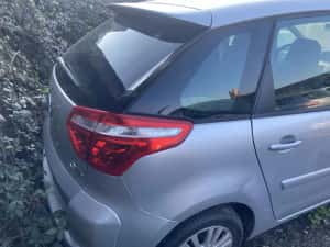 Citroen C4 Picasso 1.6 tdci 109 cp Bara fata Faruri Stopuri,haion etc — miniatura 3