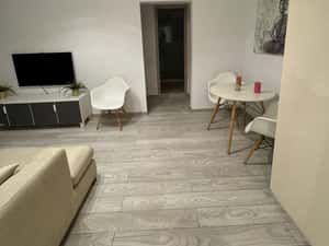 Apartament cu 2 camere-metrou Aparatorii Patriei — miniatura 3