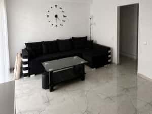Apartament modern cu gradina proprie de 100 mp si acces la piscina — miniatura 2