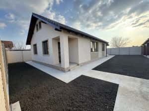 Casa Individuala Parter,Sanmihaiu Roman,3 Camere,Toate Utilitatile — miniatura 1