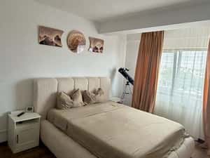 Apartament cu 2 camere, loc de parcare, curte cu loc de joacă, foișor — miniatura 2