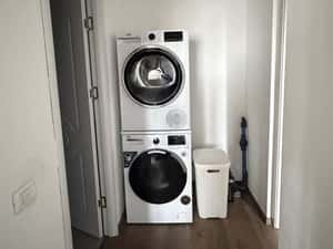 Apartament cu 2 camere, loc de parcare, curte cu loc de joacă, foișor — miniatura 6