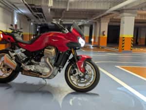 Moto Guzzi V100 Mandello