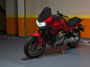 Moto Guzzi V100 Mandello — miniatura 10