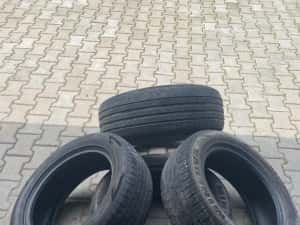 225/55R17  Vara