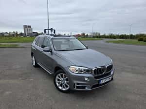 Bmw X5 X-Drive X-LINE Trapa panoramica/camere360/hud display/scaune încălzite. Elec memorii/Keyless Entry/harmankardon