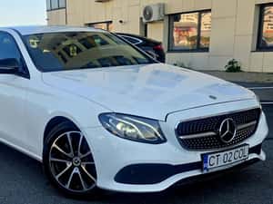 Mercedes-Benz E 220 4MATIC Automată 194 HP Diesel — miniatura 2
