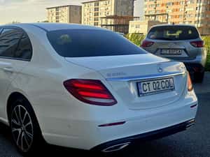 Mercedes-Benz E 220 4MATIC Automată 194 HP Diesel — miniatura 5