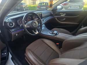 Mercedes-Benz E 220 4MATIC Automată 194 HP Diesel — miniatura 6