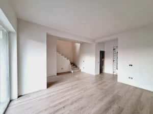 Comision 0%. Casa in Braytim. La asfalt. Bucatarie inchisa. 3 dormitoare. — miniatura 3