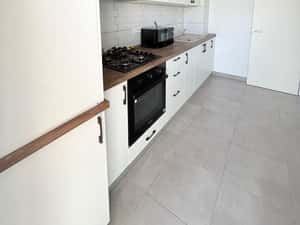 CONEST DACIA, APARTAMENT DE INCHIRIAT CU LOC DE PARCARE — miniatura 3