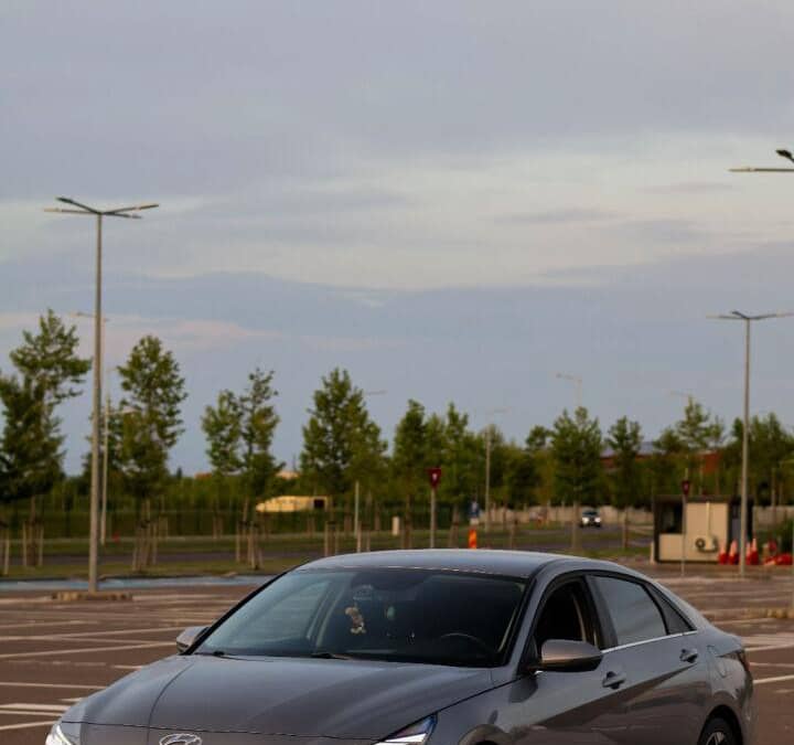 Hyundai Elantra 1.6L 123 CP Exclusive navi 2023 - pachet full — fotografie 1 din 7