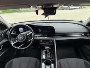 Hyundai Elantra 1.6L 123 CP Exclusive navi 2023 - pachet full — miniatura 3