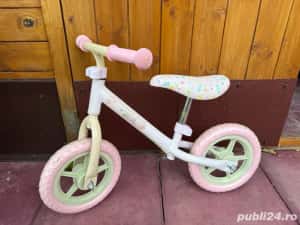 Bicicleta roz fara pedale — miniatura 2