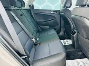 HYUNDAI TUCSON SUV Diesel 2016 cu 225.000 km — miniatura 7