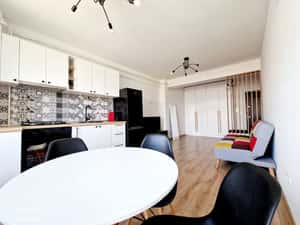 Apartament 2 camere in Copou Mega Image Royal Univ de Stiinte Agricole — miniatura 1