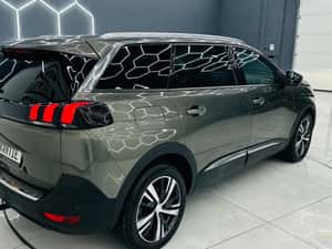 PEUGEOT 5008 GT-LINE — miniatura 4