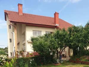 Vila zona Colinelor D+P+E , sc 480 mp , teren 1200, piscina , constr 2001, gaz — miniatura 1