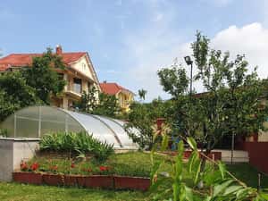 Vila zona Colinelor D+P+E , sc 480 mp , teren 1200, piscina , constr 2001, gaz — miniatura 3