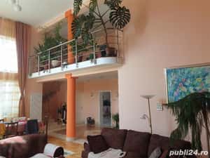 Vila zona Colinelor D+P+E , sc 480 mp , teren 1200, piscina , constr 2001, gaz — miniatura 8