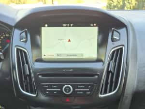 Ford Focus 1,5 diesel Automat 2018 Clima Navi Senzori de parcare Pilot aitomat Senzor de ploaie lumina — miniatura 5