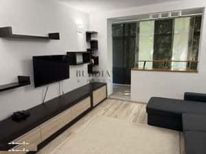 Apartament cu 2 camere de închiriat - Metrou Favorit — miniatura 3