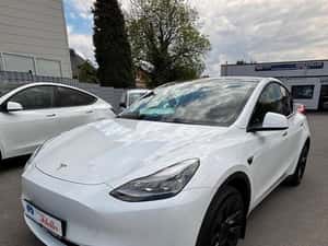 Tesla Model Y SUV electric 514 cp