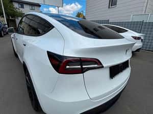 Tesla Model Y SUV electric 514 cp — miniatura 2
