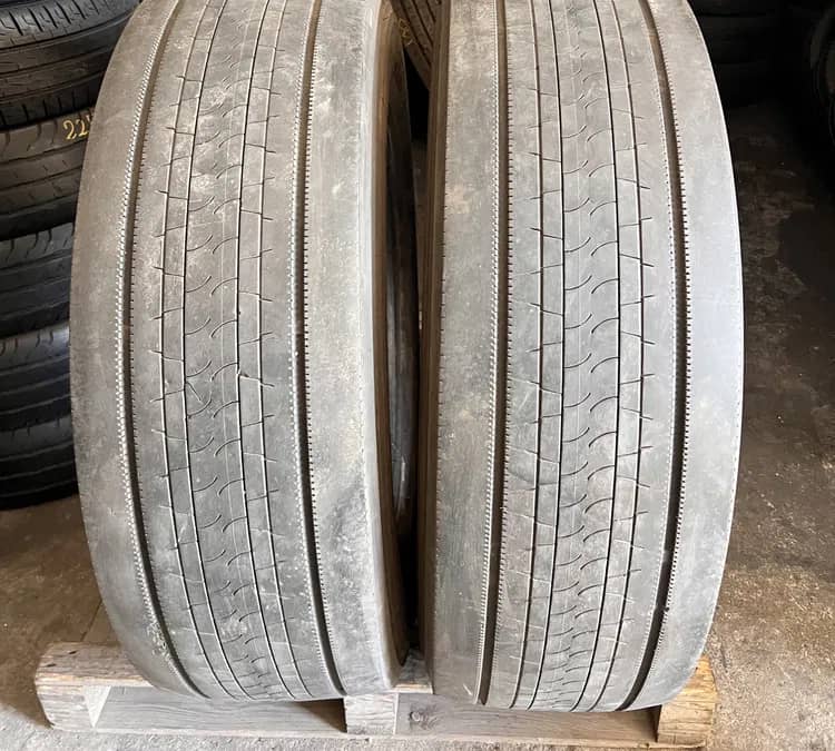 2 anvelope camion directie 315/70/22.5 , Bridgestone , DOT 2021 ! — fotografie 1 din 10