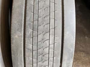 2 anvelope camion directie 315/70/22.5 , Bridgestone , DOT 2021 ! — miniatura 3