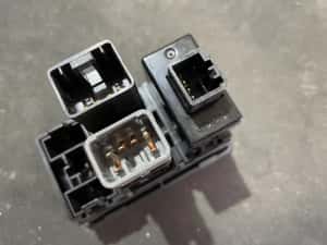 Buton ESP + Incalzire Parbiz + Reglaj Faruri Hyundai i30 2011 — miniatura 2