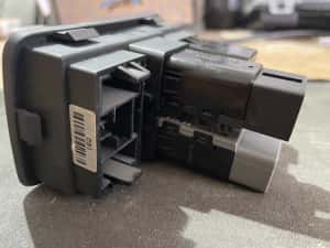 Buton ESP + Incalzire Parbiz + Reglaj Faruri Hyundai i30 2011 — miniatura 3