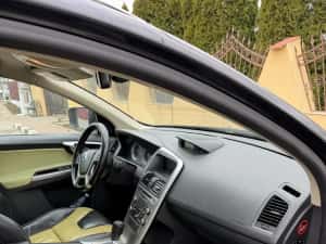 Vand Volvo xc 60, an 2010 — miniatura 4