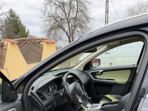 Vand Volvo xc 60, an 2010 — miniatura 5