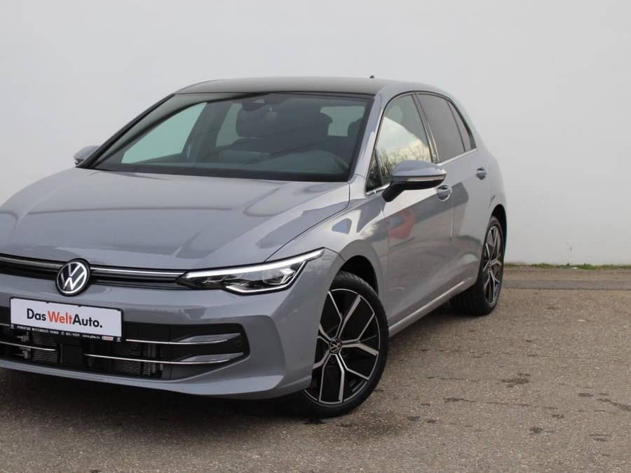 Volkswagen Golf 2024 - 10.000 km - Automată - 150 HP — fotografie 1 din 7