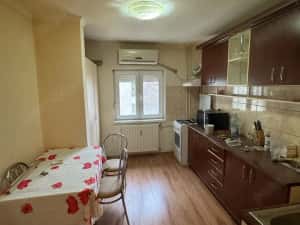 Apartament 3 Camere Decomandat 2 Bai 2 Balcoane Garaj Sub Bloc Boxa Zona Girocului Soarelui