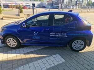Toyota Yaris 1.5L CVT ACTIVE – City-car modern, economic — miniatura 5