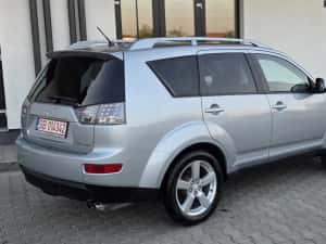 Mitsubishi Outlander 4X4 la buton 2.0 diesel 2010 — miniatura 3