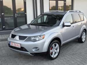 Mitsubishi Outlander 4X4 la buton 2.0 diesel 2010 — miniatura 4