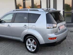 Mitsubishi Outlander 4X4 la buton 2.0 diesel 2010 — miniatura 5