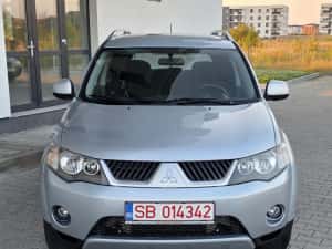 Mitsubishi Outlander 4X4 la buton 2.0 diesel 2010 — miniatura 6