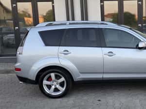 Mitsubishi Outlander 4X4 la buton 2.0 diesel 2010 — miniatura 8