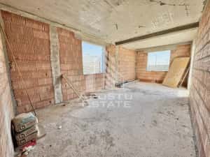 Duplex despartit cu 4 camere 2 bai si dressing toate utilitatile Giroc