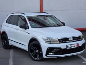 Vw Tiguan 2.0 Diesel / R-Line  / Automată/ Faruri Matrix / Distronic ACC / Line-Side Assist / Camera /Head-Up Display / Shadow line / 2WD /  Euro 6